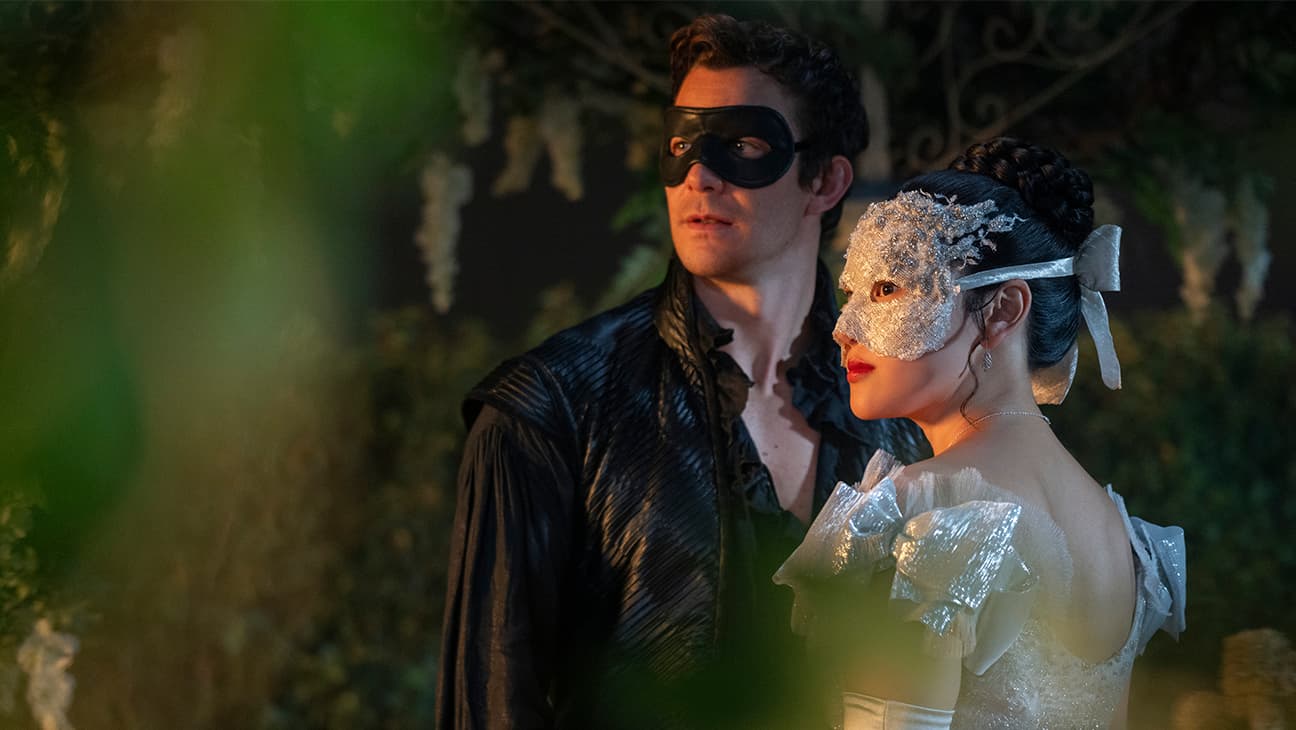 Benedict and Sophie at the masquerade ball in Bridgerton Season 4